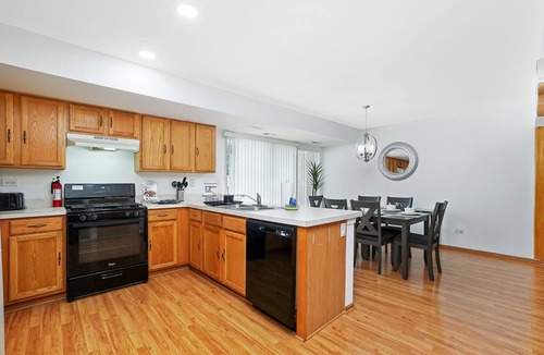 Romeoville House | Extended Stay Romeoville FHS Rental - Harmony