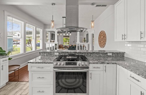 Pinecrest West Park House | Extended Stays Welcome! Private Heated Pool & Hot Tub |Pet Friendly |Fenced Yard