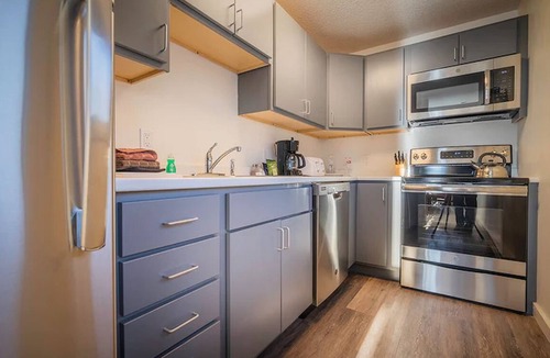 Stowe Area Apartment | Extensive 3-Bedroom | Fireside S'mores & Private Patio | Stowe Retreat