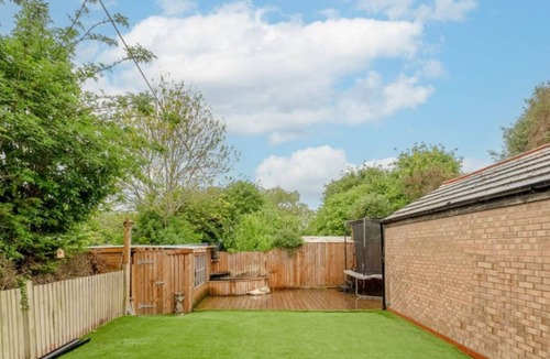 Little Stukeley House | Extensive 4 Bed close to Peterborough.