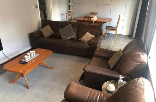 Little Stukeley House | Extensive 4 bed close to Peterborough