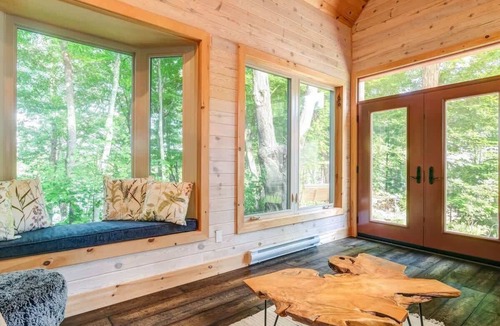 Frontenac House | Extensive private luxury property - sleeps 25!