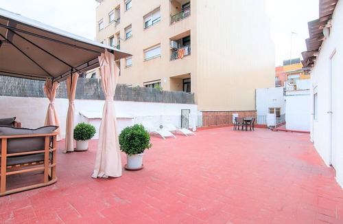 La Maternitat i Sant Ramon Apartment | EXTERIOR PRIVATE ROOM WITH SUNNY TERRACE OF 200 M2