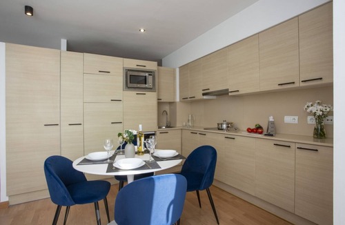 Castello de la Plana Apartment | Exterior studio with natural light & top location