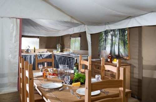 Exton House | Exton Park at Lantern and Larks