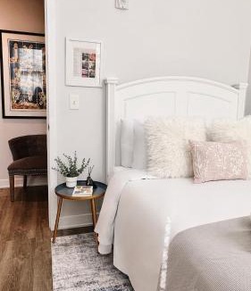 Downtown Apartment | Extra-Large Downtown 5B2B Apt, Kitchen and Laundry, Walk to Convention Center & PPAC