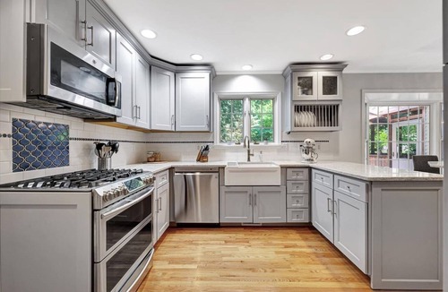 Champaign House | Extra Large Home w/Chefs Kitchen Near UofI