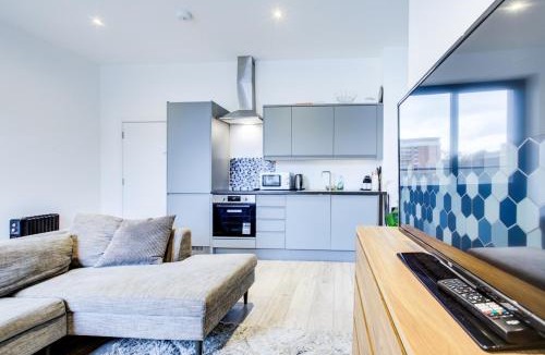 Maidstone Apartment | Extra Large Modern Studio Flat In Kent