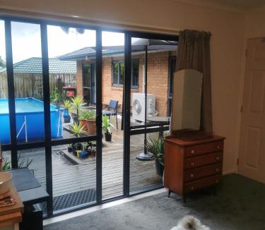 Hamilton House | Extra Large Room With Cozy Sofa & Tv