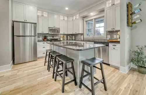 Douglas House | Extra Spacious House with Heated Backyard Pool