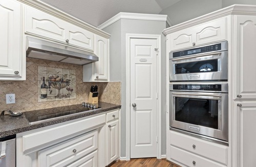 North Richland Hills Villa | Extraordinary Pool Villa - Outdoor Fun, Near Stadiums