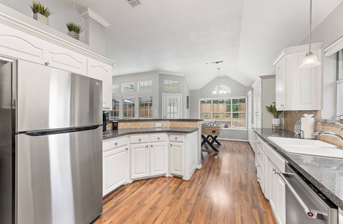 North Richland Hills Villa | Extraordinary Pool Villa - Outdoor Fun, Near Stadiums