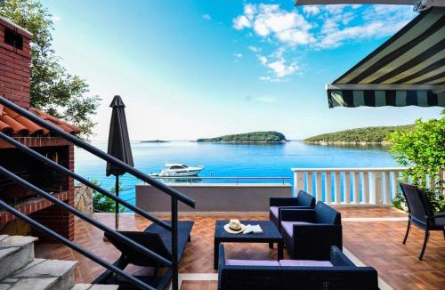 Molunat House | Extraordinary beach villa Becir