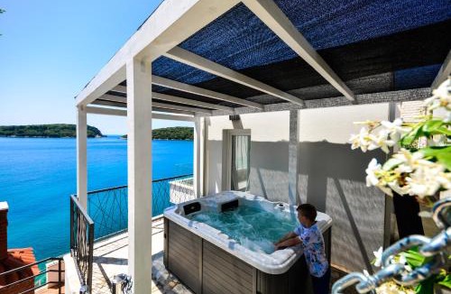 Molunat House | Extraordinary beach villa Becir
