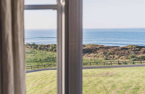 Pukehina Villa | Extraordinary Coastal Elegance. Unique Kiwi Experience.