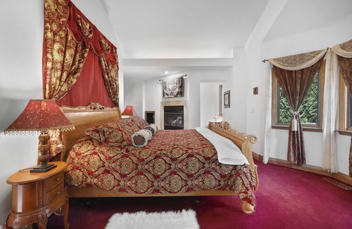 Monroe Other | Extraordinary Medieval Castle w/Life Size Dragons!