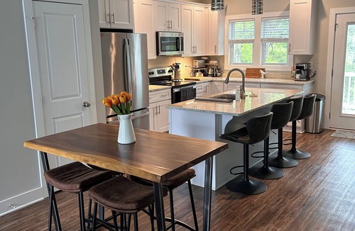 Naruna House | Extraordinary Women Conference at the Commons: Newer Build Townhome Available