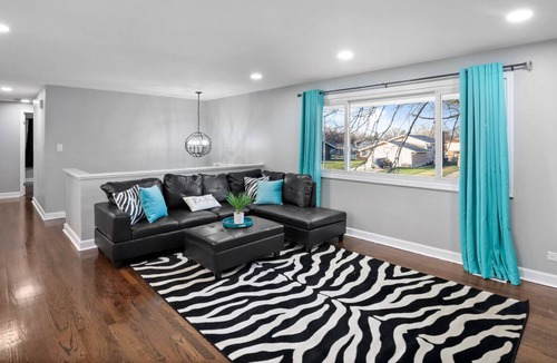 Forestview House | Extravagance - 4 Bedrooms 2.5 Baths With Deck