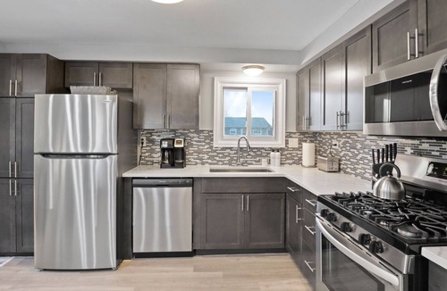 Forestview House | Extravagance - 4 Bedrooms 2.5 Baths With Deck