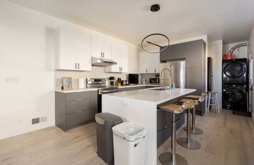 North Central Villa | Extravagant Modern Villa