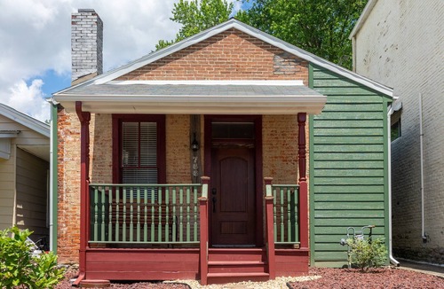 Madison House | Extremely clean! Dog Freindly Bungalow one block to Main Street