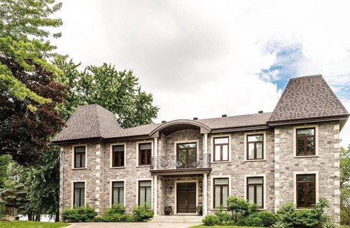 L'Ile-Bizard Villa | Exuberant Chateau within 30 minutes of Downtown Montreal