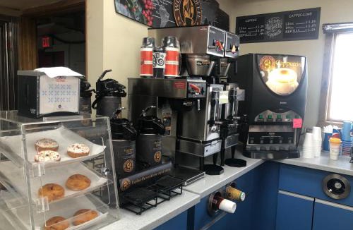 Wauksaukee Hotel | Exxon Quik Stop & Motel