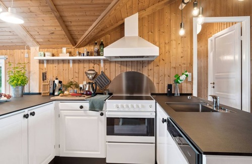 Frolunde House | "Eyer" - 20m from the sea by Interhome
