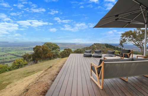 Murmungee House | Eyrie - Beechworth Retreat