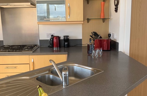 Newhaven Apartment | Eyrie on Edinburghs Seafront