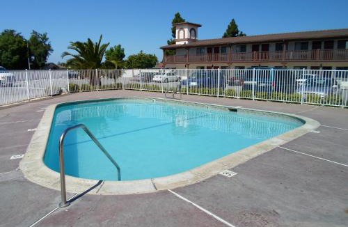 Newark Hotel | EZ 8 Motel Newark