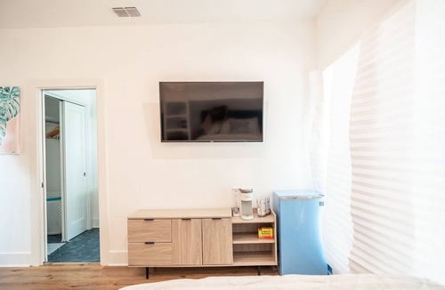 Key Allegro House | EZ Breezy Beach House with Private Pool