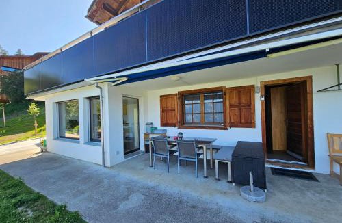 Sarn Apartment | Försterhaus Dalin Ferienwohnung Schweizer Alpen