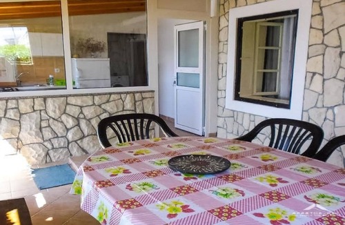 Zubovici House | für 4 Personen + 2 Kinder ca. 60 m² in Zubovici, Adriaküste Kroatien (Kro by Interhome