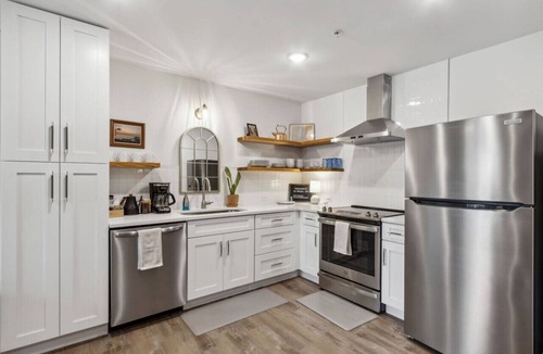 St. Marys Apartment | #F 2-Bedroom Apt DT - Steps from Shops & Dining