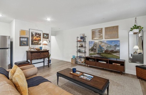 St. Marys Apartment | #F 2-Bedroom Apt DT - Steps from Shops & Dining