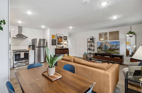 St. Marys Apartment | #F 2-Bedroom Apt DT - Steps from Shops & Dining