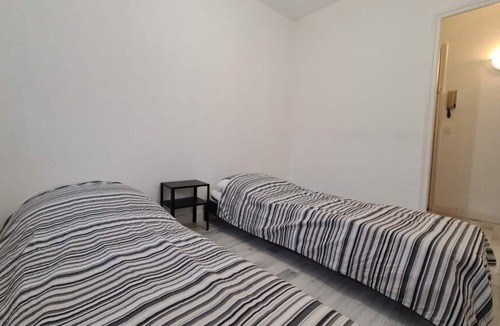 Trappes House | F 2. y. Close to Versailles