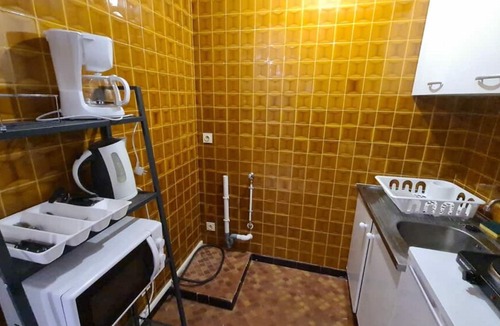 Trappes House | F 2. y. Close to Versailles