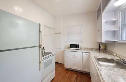 Monticello Park Apartment | F1 30% OFF Updated, Cozy & Clean Fast WiFi 2BR/2BA Monthly Rental