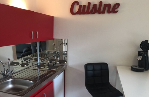 Malesherbes Apartment | F1 furnished downtown near Fontainebleau Buthiers .