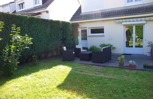 Ailly-sur-Somme Apartment | F1 furnished with Garden access
