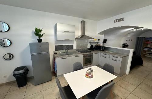 Pont-Saint-Esprit Apartment | F1 rez de chaussée au cœur de Pont-Saint Esprit