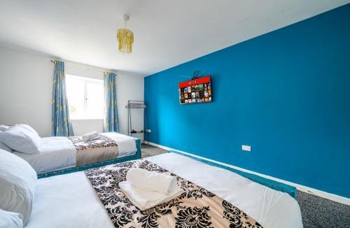 Batley Apartment | F1TR Luxurious & Comfy Stay