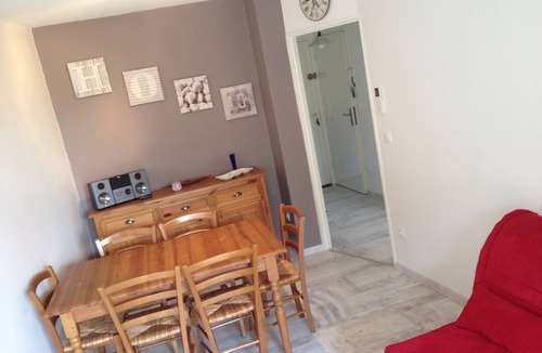 Le Port Apartment | F2 air-conditioned, near beach (for 4 people)