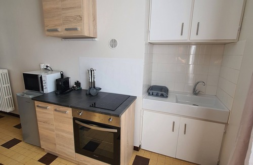 Orange Apartment | F2 air-conditioned condominium with swimming pool