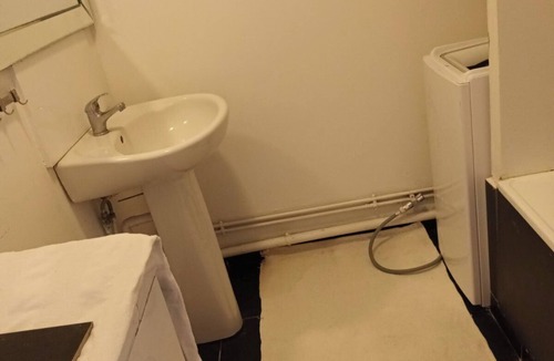 Mosson Apartment | F2 apartment 50 meters from streetcar stop,