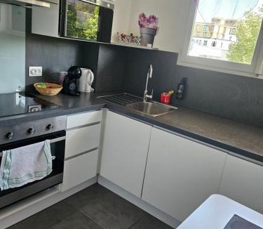 Sablon Apartment | F2 avec grand balcon quartier gare!