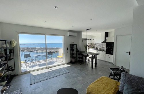 Sete Apartment | F2 Avec Terrasse et une vue Exceptionnelle sur le Port et le Môle