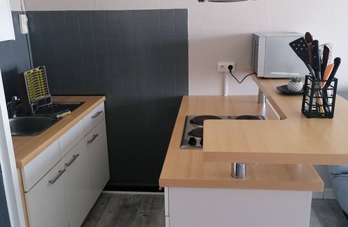 La Jetee Apartment | F2 BEAUTIFUL VIEW PORT AND SEA, 20 METERS BEACH